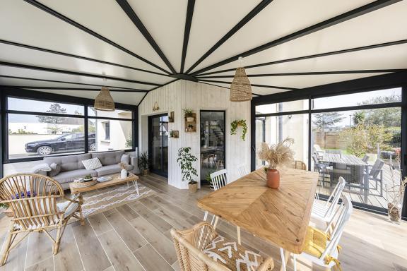 Véranda AKENA en angle de maison