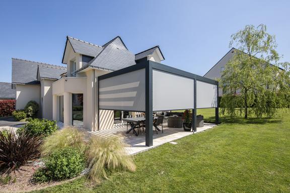 Akena Pergola - Bioclimatique double module - Stores baissés