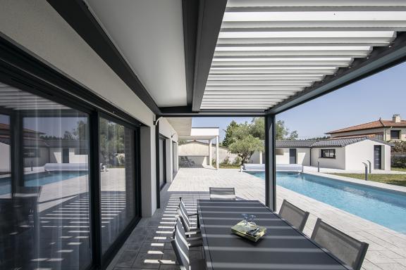 Akena - Pergola bioclimatique - Panneau occultant