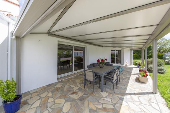 Akena Pergola - Toit fixe adossée - Aménager sa terrasse