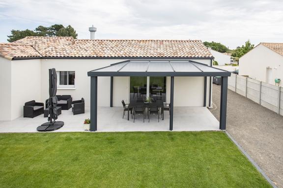 Akena Pergola - Toit fixe - Personnalisable