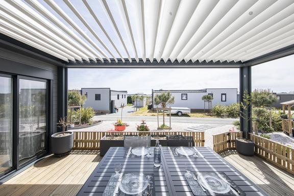 Akena Pergola - Bioclimatique adossée - Stores
