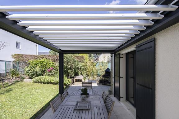 Akena - Pergola bioclimatique Nantes - Orientation lames