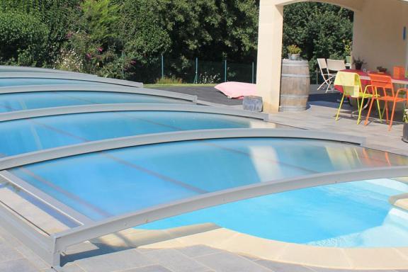 abri de piscine néo 18 fermé