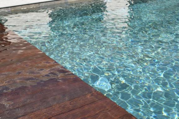 volet de piscine intégré