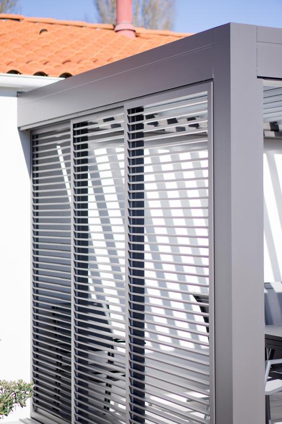 Akena Pergola - Bioclimatique - Brise-vue orientable coulissant