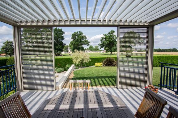 Akena Pergola - Bioclimatique - Brise-vue orientables coulissants