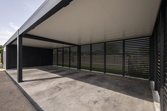 AKENA - Carport fermé