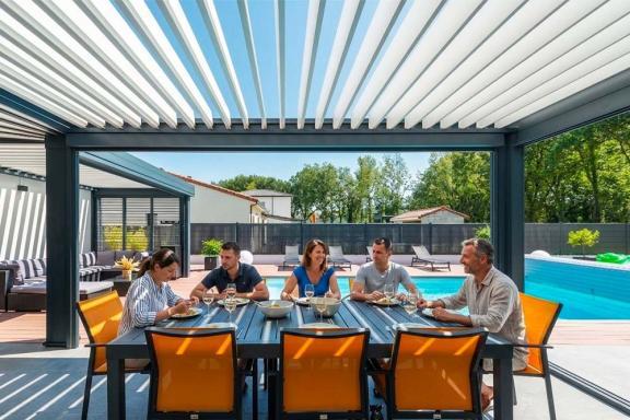 AKENA - Pergola bioclimatique été