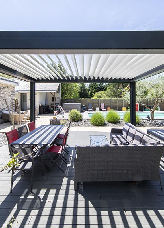 Akena Pergola - Multi-option Bioclimatique - Lames orientées soleil