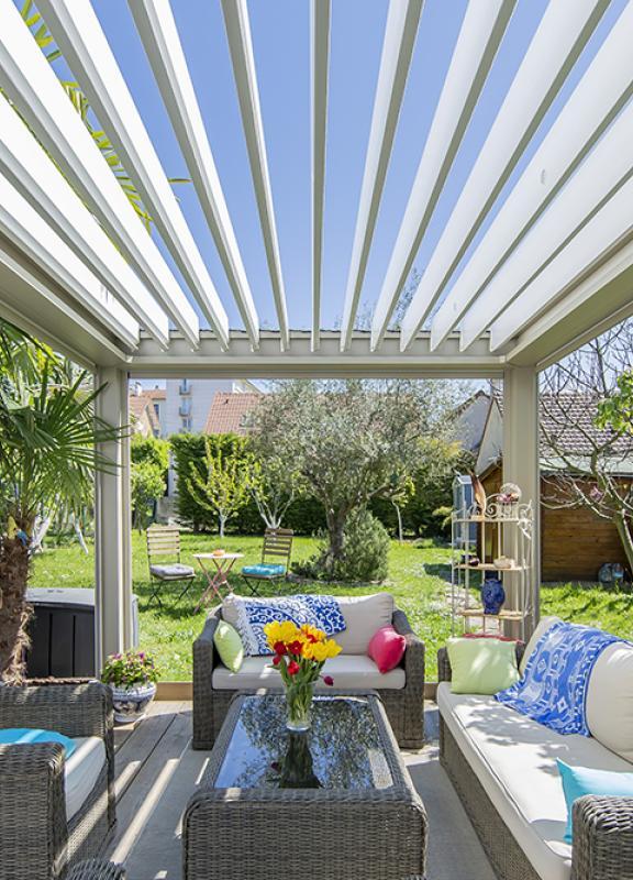 Akena Pergola - Salon bioclimatique - Protection soleil 