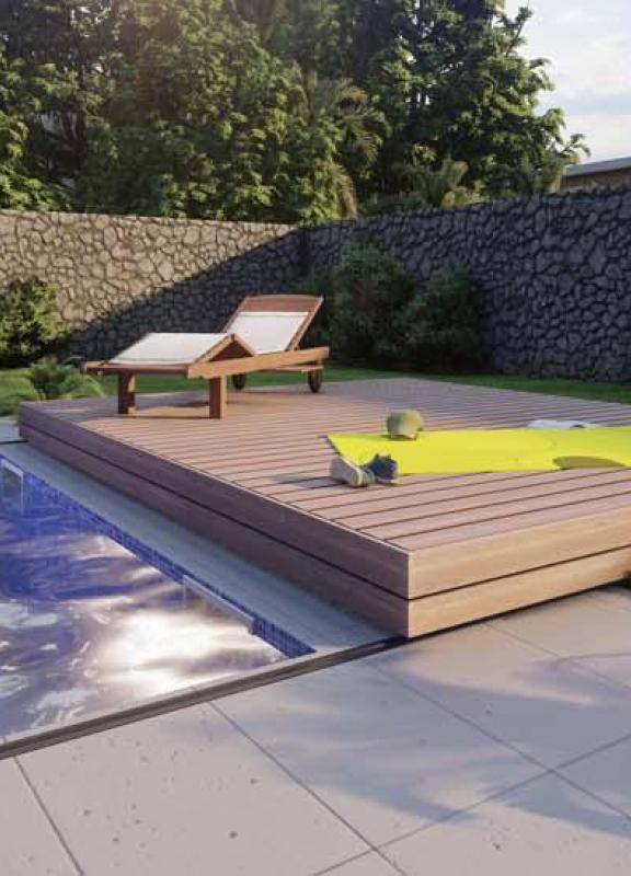 terrasse mobile pooldeck pour allier protection de la piscine et plaisir de la terrasse