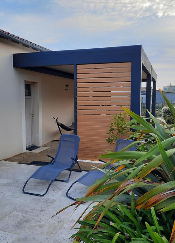 Akena Pergola - Toit plat - Brise vue bois