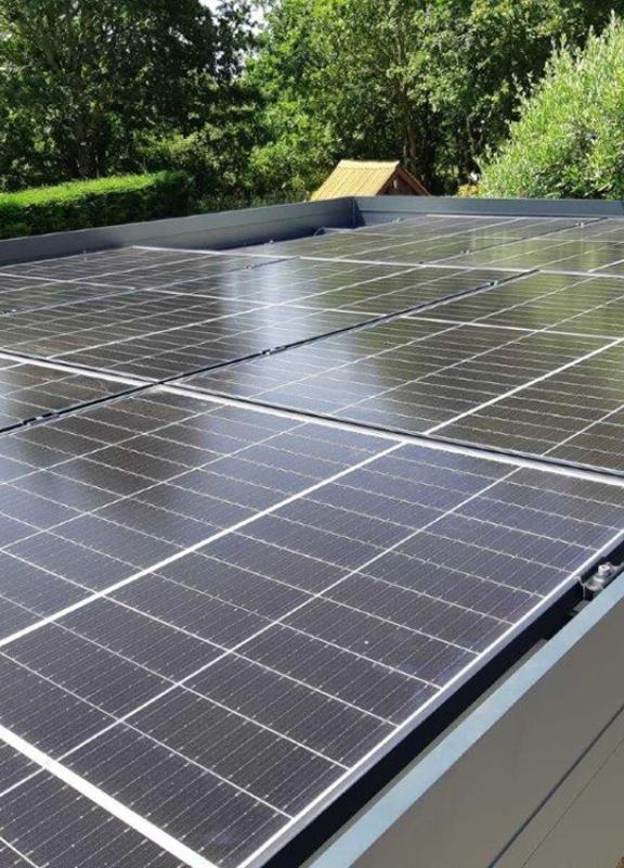 Carport solaire Akena avec panneaux solaires photovoltaïques