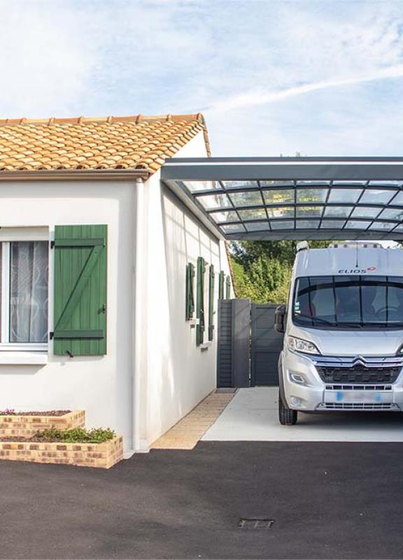 AKENA – Carport à toit cintré pour camping-car
