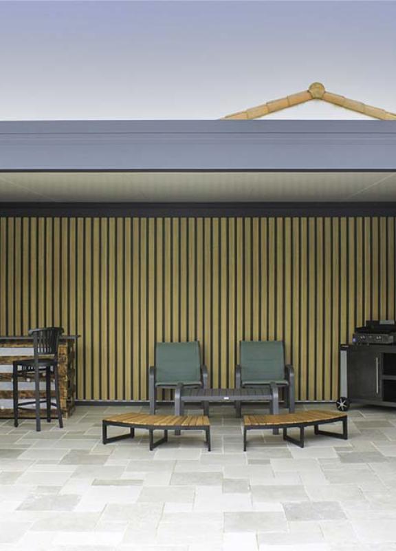 AKENA – Pool house avec bardage bois