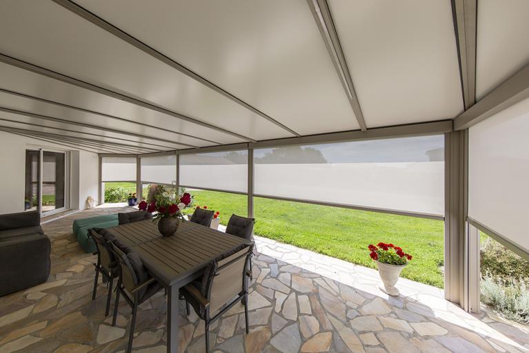 Akena Pergola - Toit fixe adossée - Stores screen motorisés