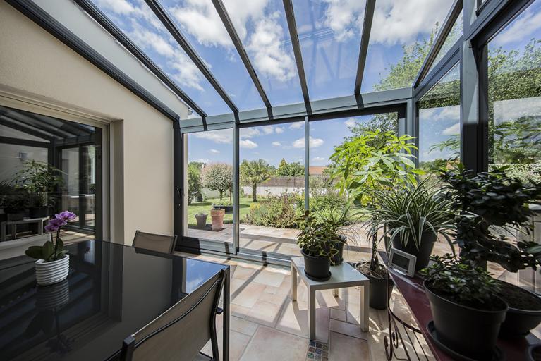 Akena Véranda - Salle à manger ensoleillée 