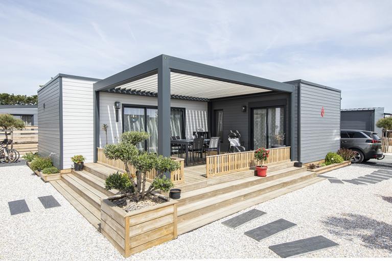 Pergola bioclimatique Akena : Pergolas aluminium sur mesure