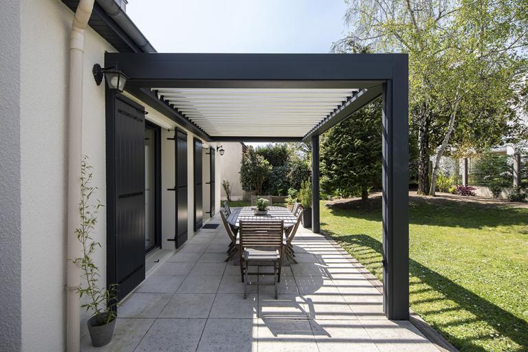 Akena - Pergola bioclimatique Nantes - Vue profil
