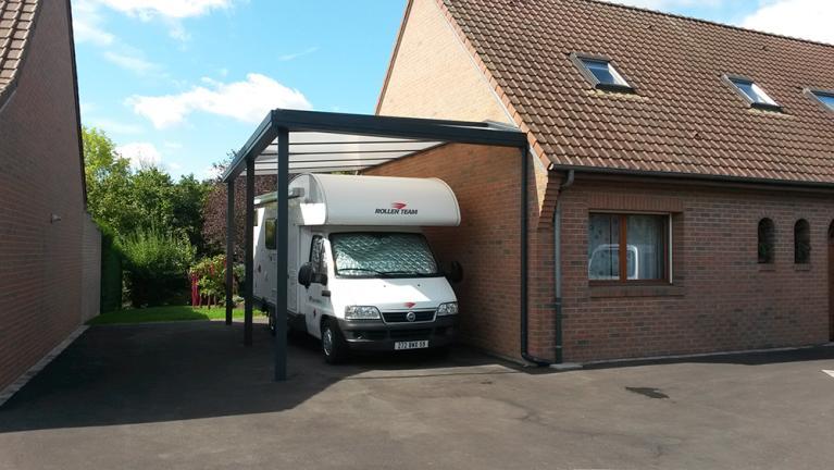 Le carport van aménagé, une solution tendance pour les véhicules de loisir !