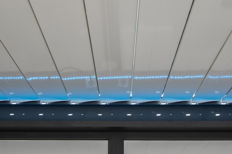 Bandeaux led en périphérie - Pergola bioclimatique Akena