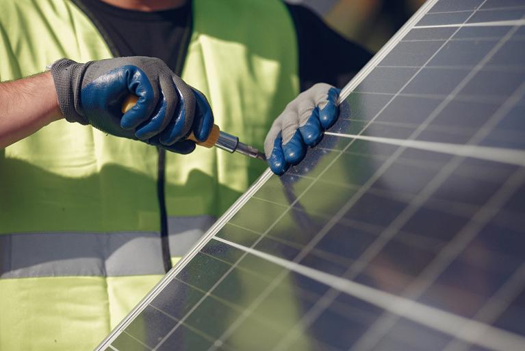 carport solaire Akena pour produire de l'électricité et recharger sa voiture