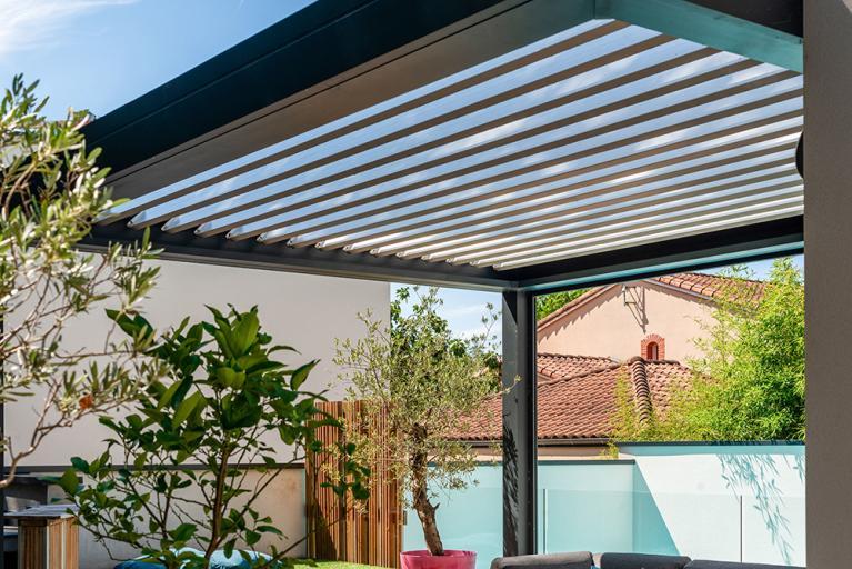 Akena Pergola - Bioclimatique - Lames orientées