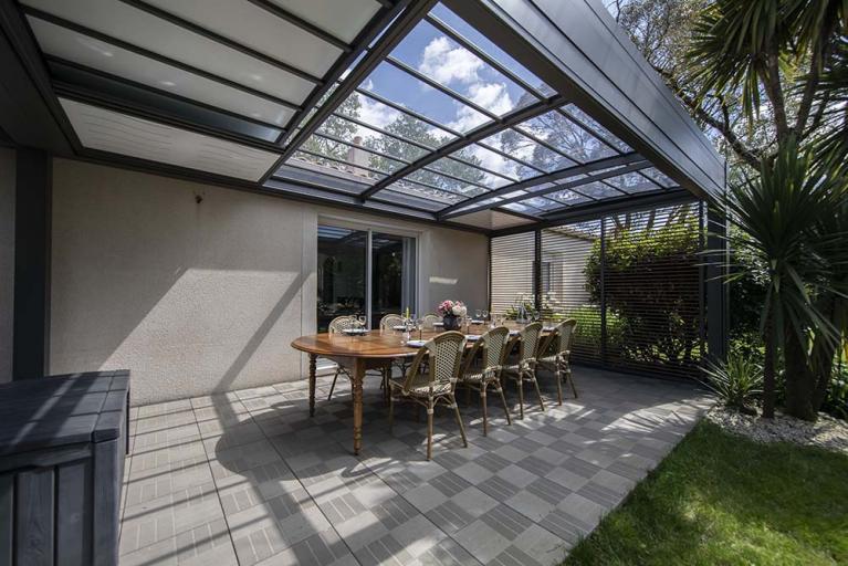 Akena - Pergola Air Bioclimatique - Intimité dans le jardin