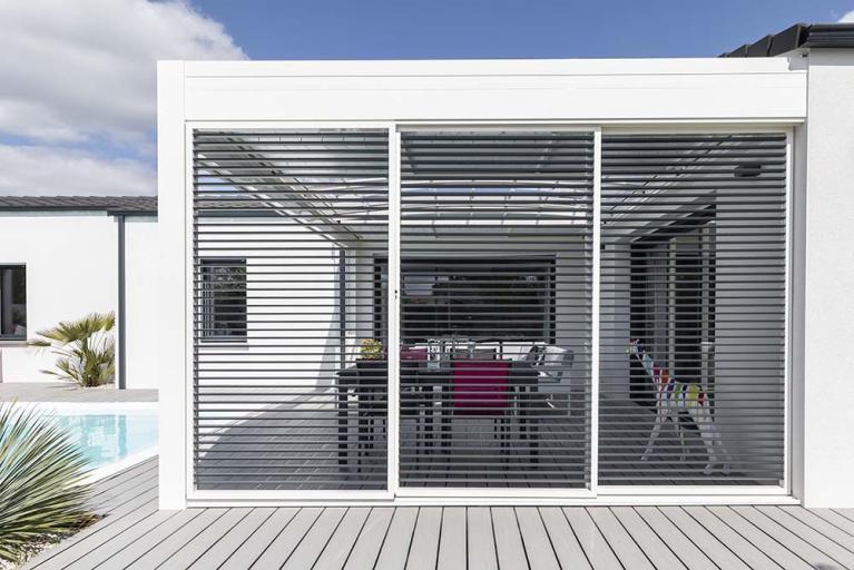Akena - Pergola Air Bioclimatique - Brise-vue incliné