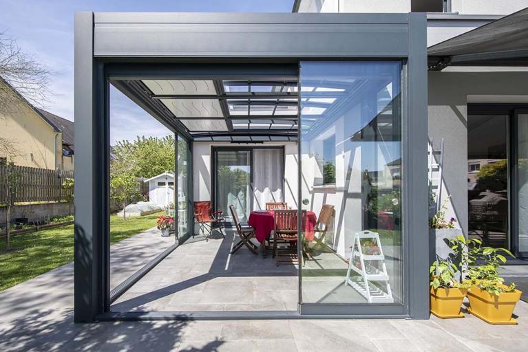 Akena - Pergola bioclimatique - Coulissants de verre