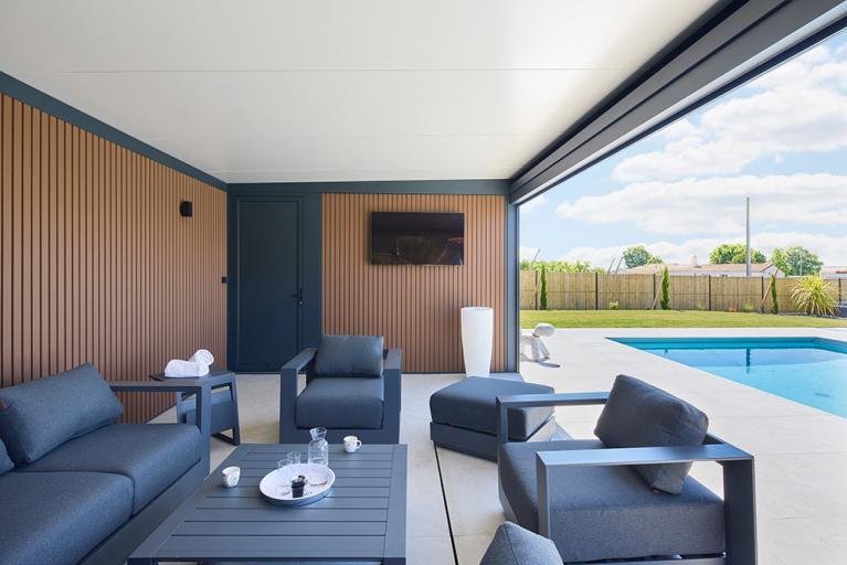 AKENA - Pool house avec local