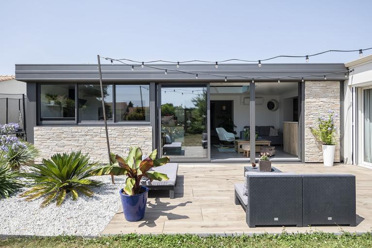 AKENA - Extension de maison - Vue sur le jardin