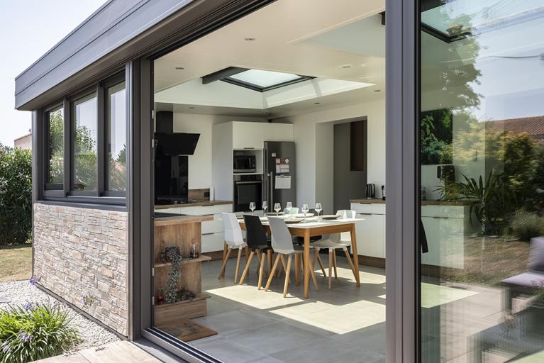 AKENA - Extension de maison - Vue sur l'extérieur