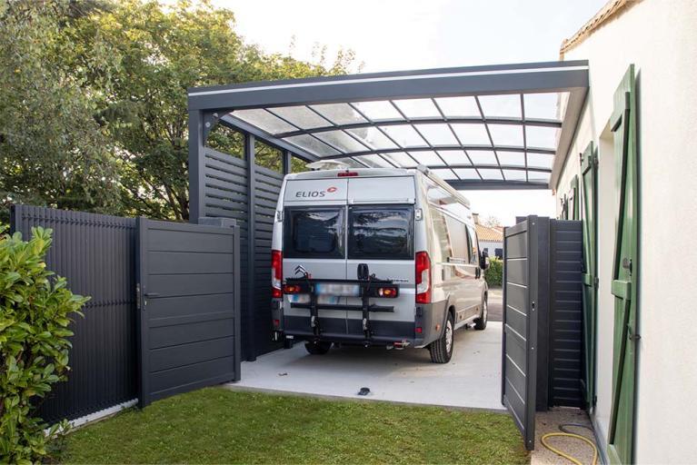 AKENA – Carport à toit cintré pour camping-car