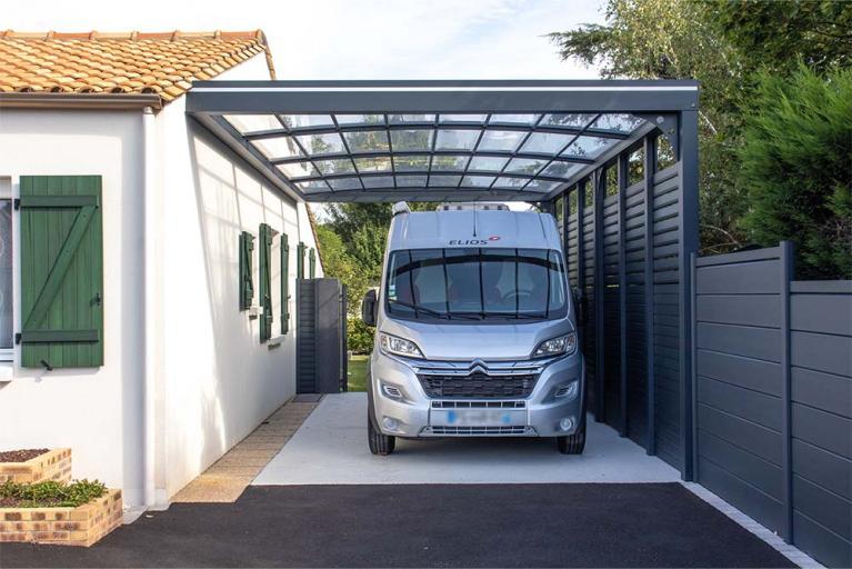 AKENA – Carport à toit cintré pour camping-car
