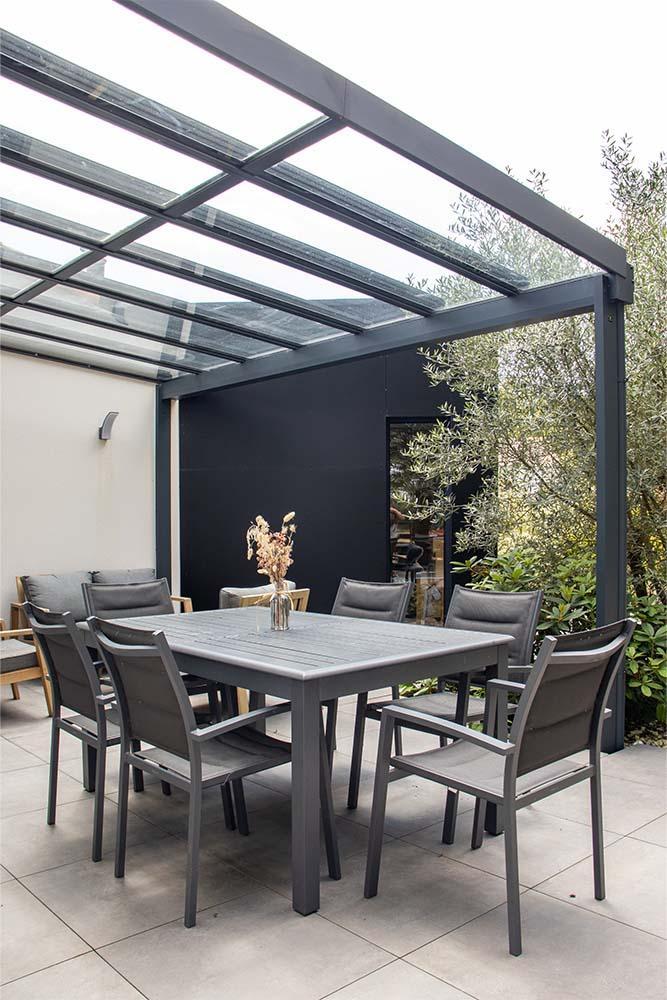 AKENA – Préau à toiture vitrée