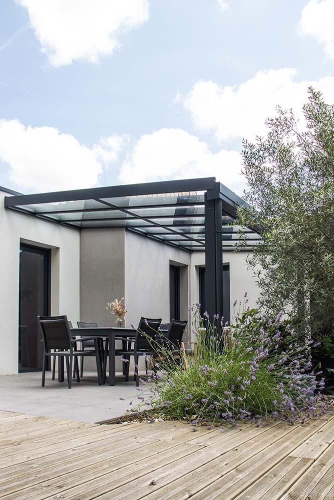 AKENA – Préau à toiture vitrée