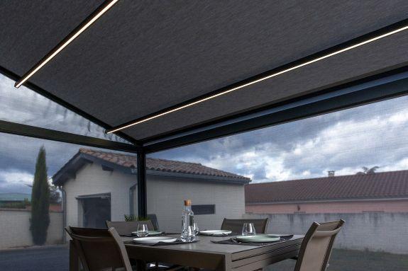 LED traverses pergostore