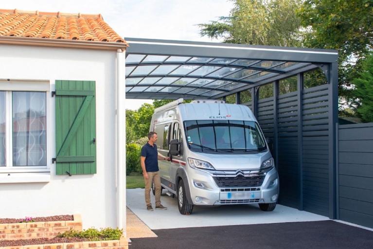 AKENA – Carport à toit cintré pour camping-car