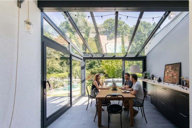 Akena Véranda - Toit vitré - Pièce de vie lumineuse